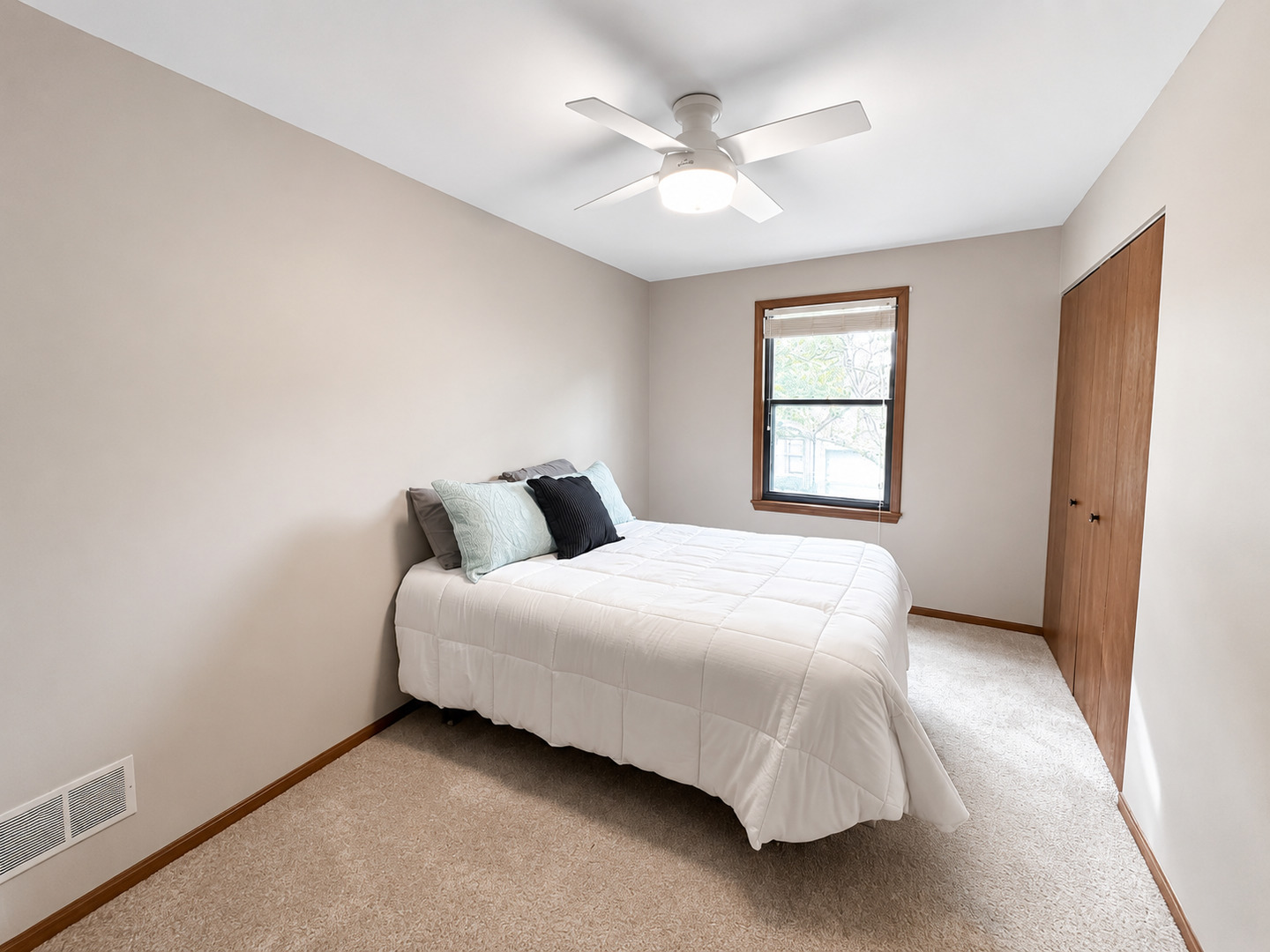 2807 Brighton Court, Westchester, IL 60154