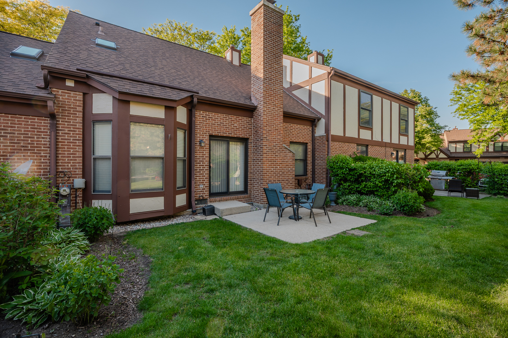2807 Brighton Court, Westchester, IL 60154