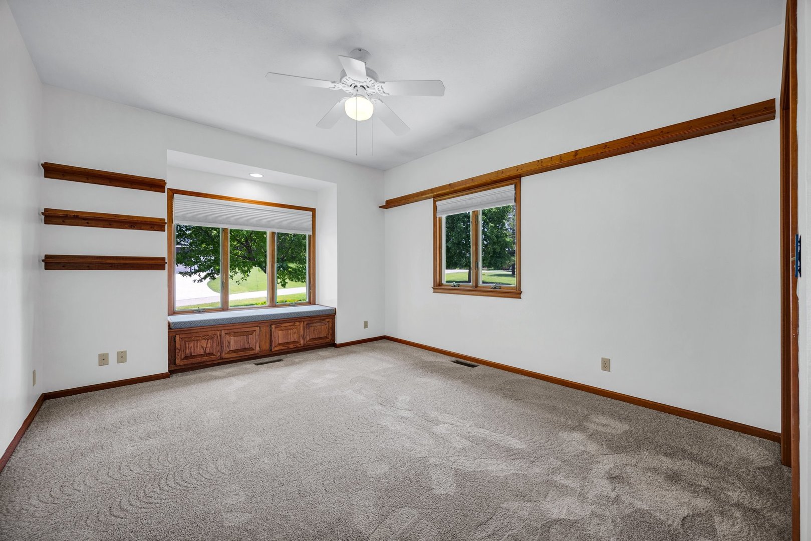 541 Fairway Drive, El Paso, IL 61738