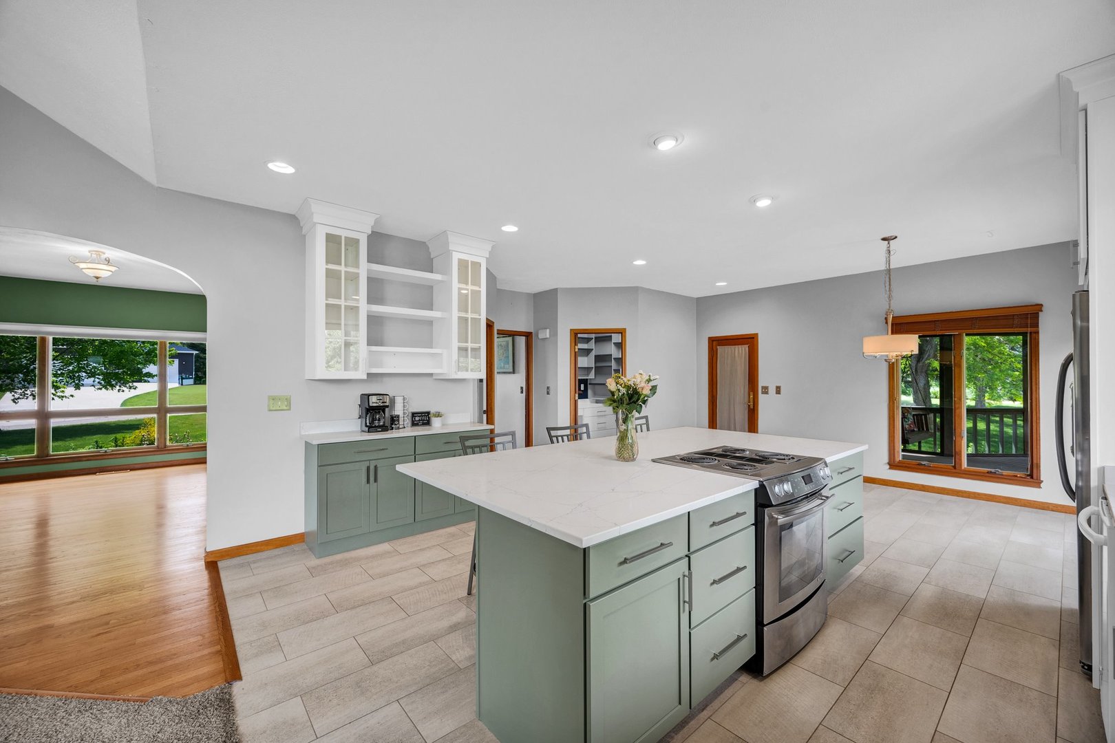 541 Fairway Drive, El Paso, IL 61738