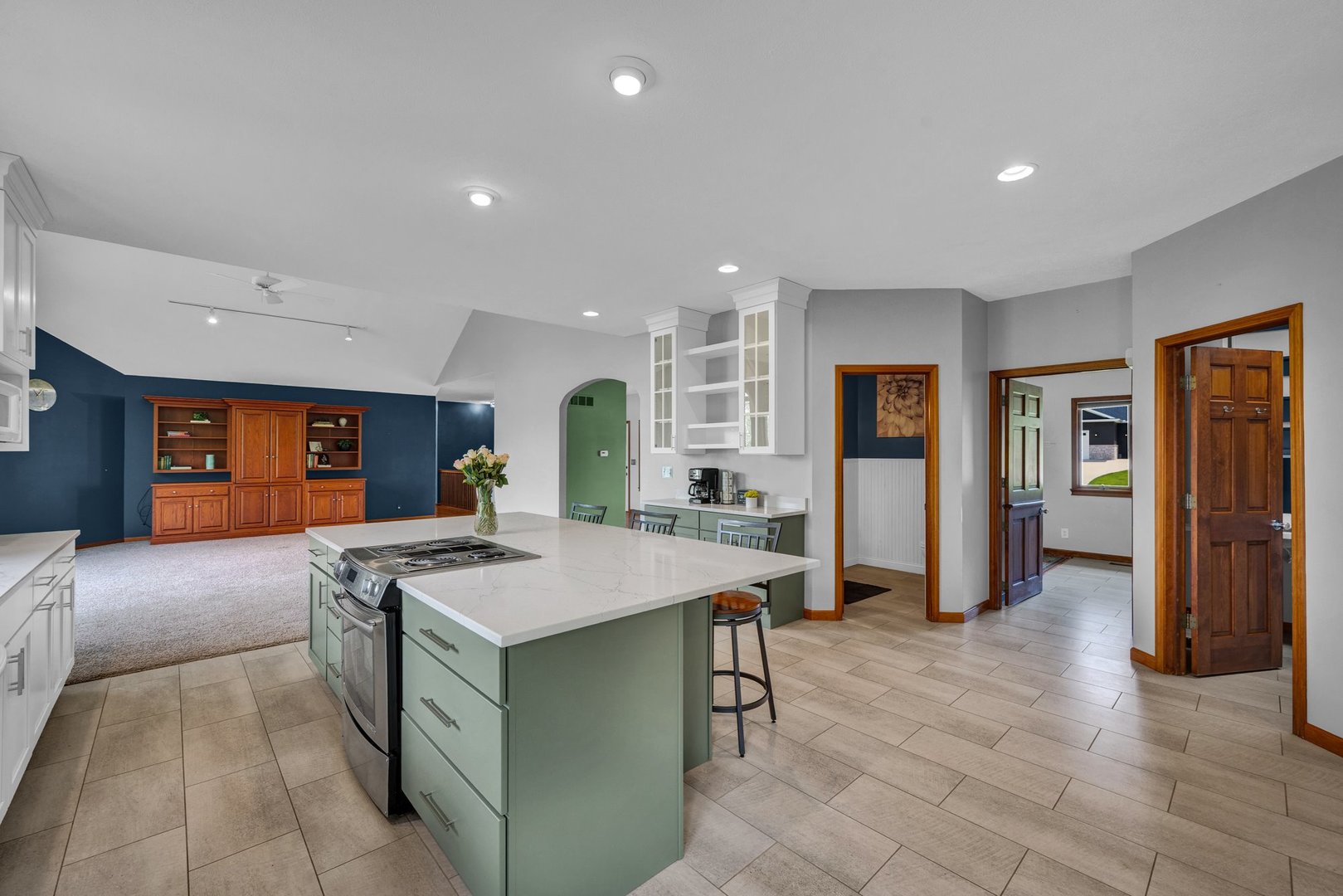 541 Fairway Drive, El Paso, IL 61738