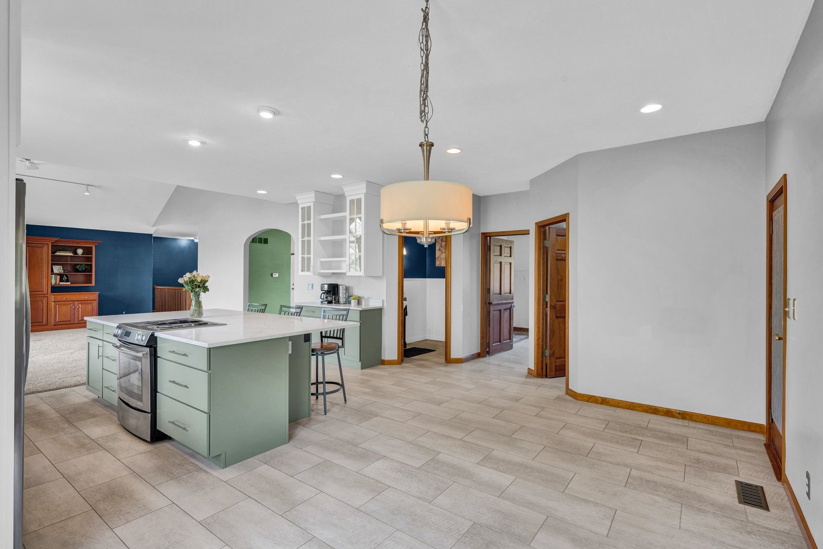 541 Fairway Drive, El Paso, IL 61738