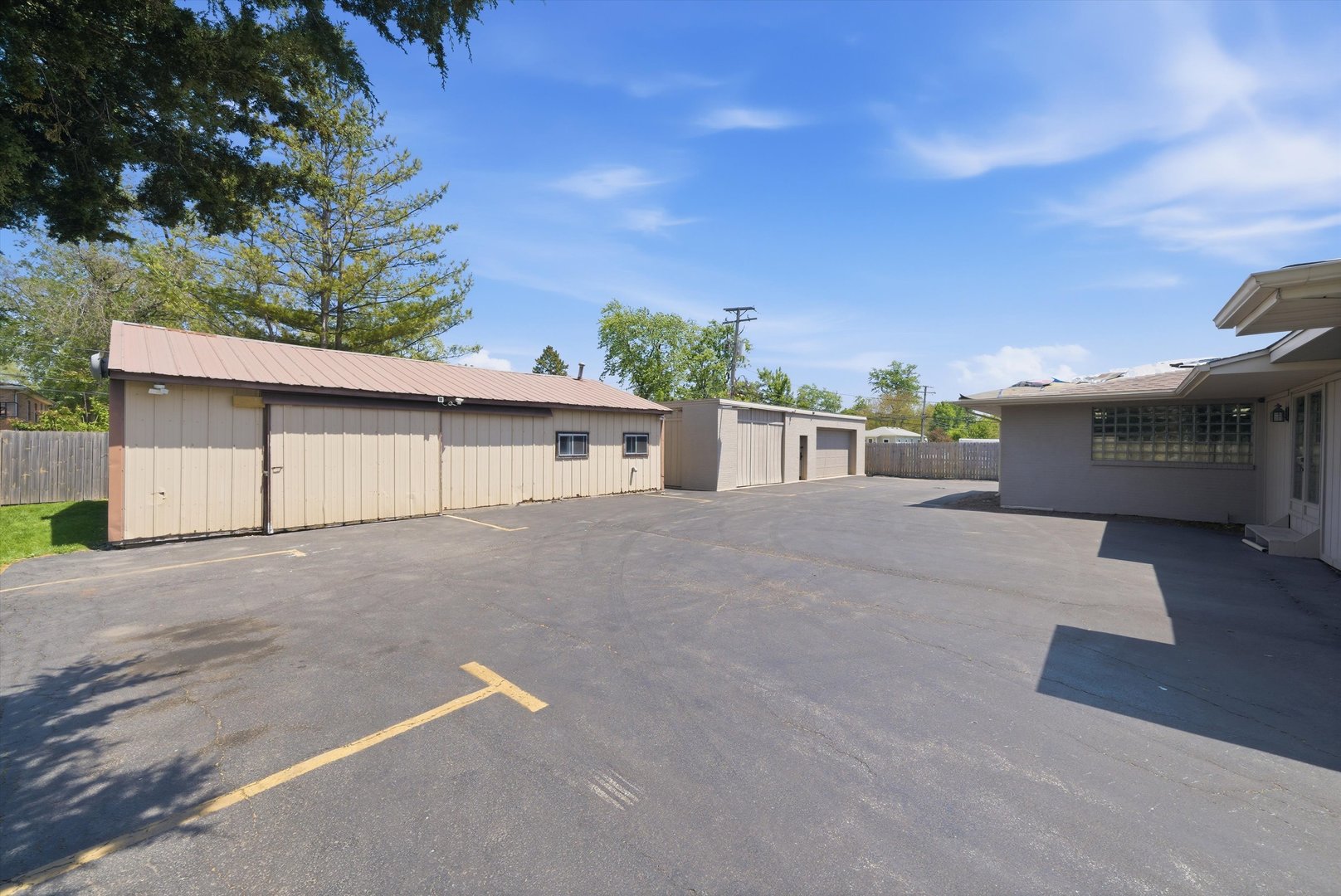 2304 Plainfield Road, Crest Hill, IL 60403