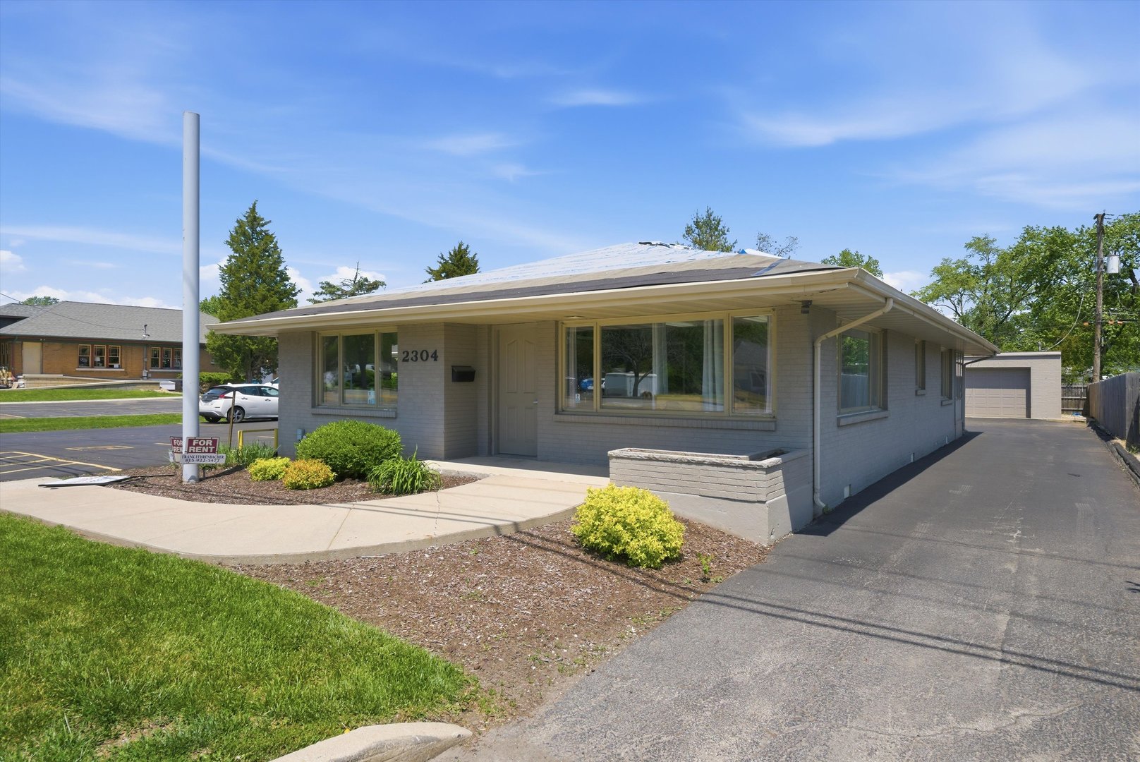 2304 Plainfield Road, Crest Hill, IL 60403