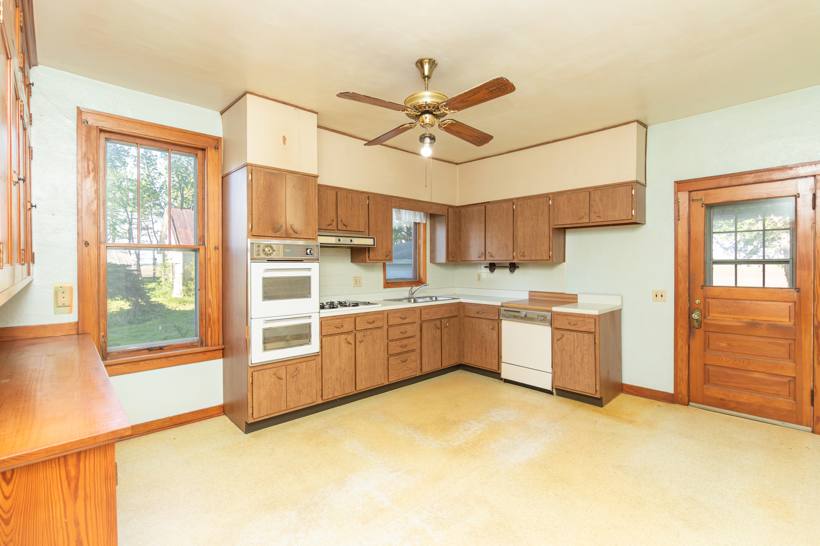 30624 Gils Road, Minier, IL 61759