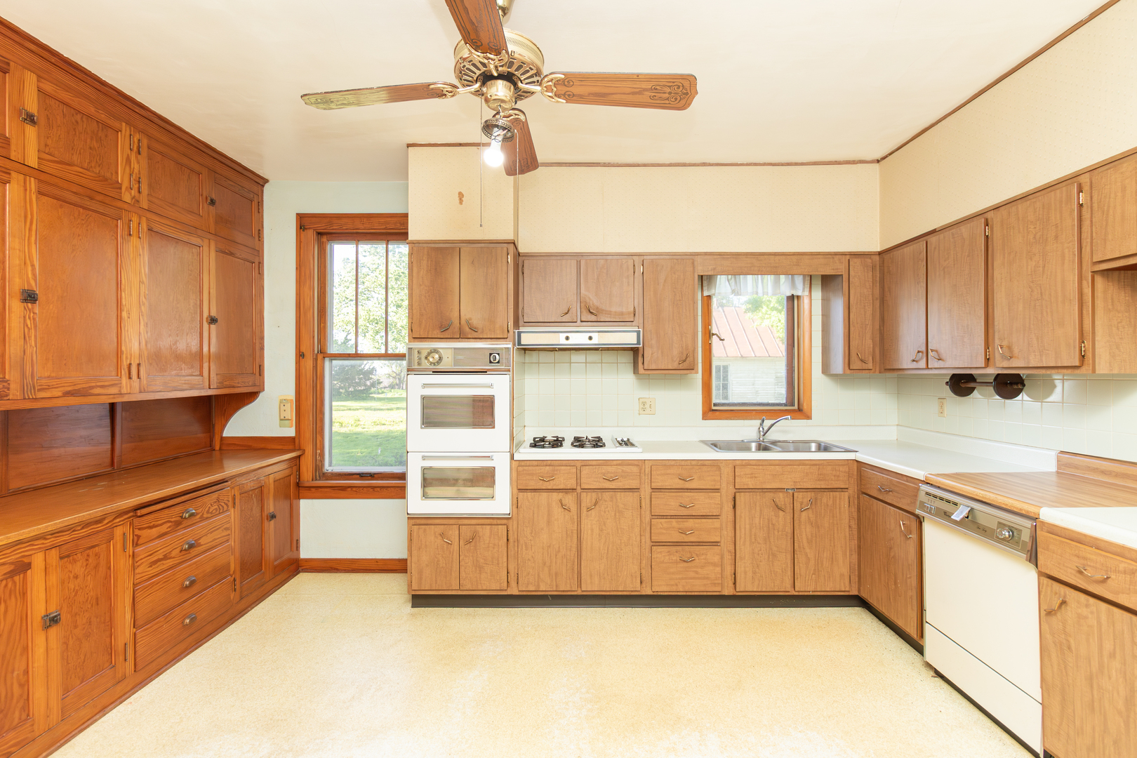 30624 Gils Road, Minier, IL 61759