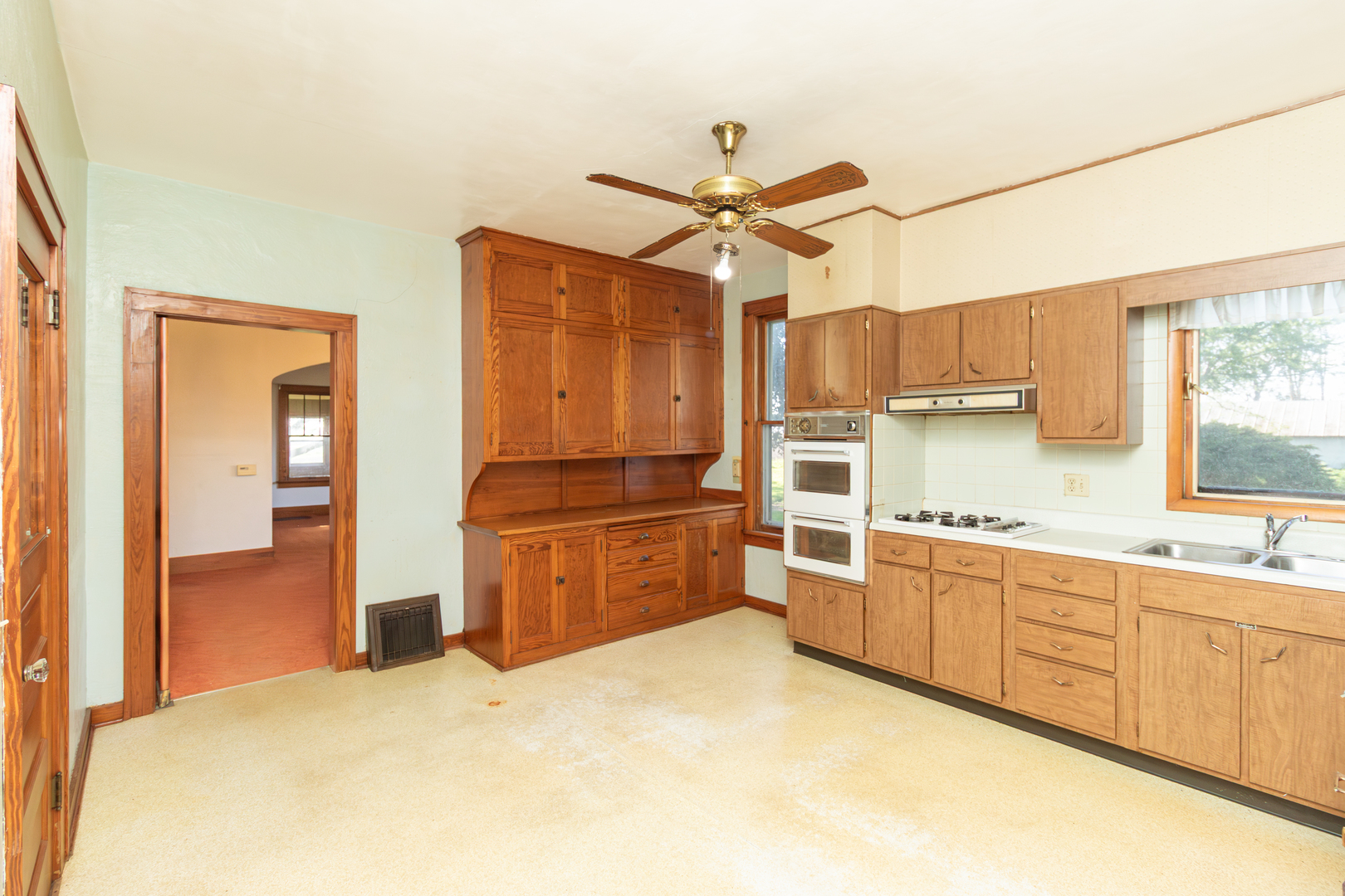 30624 Gils Road, Minier, IL 61759