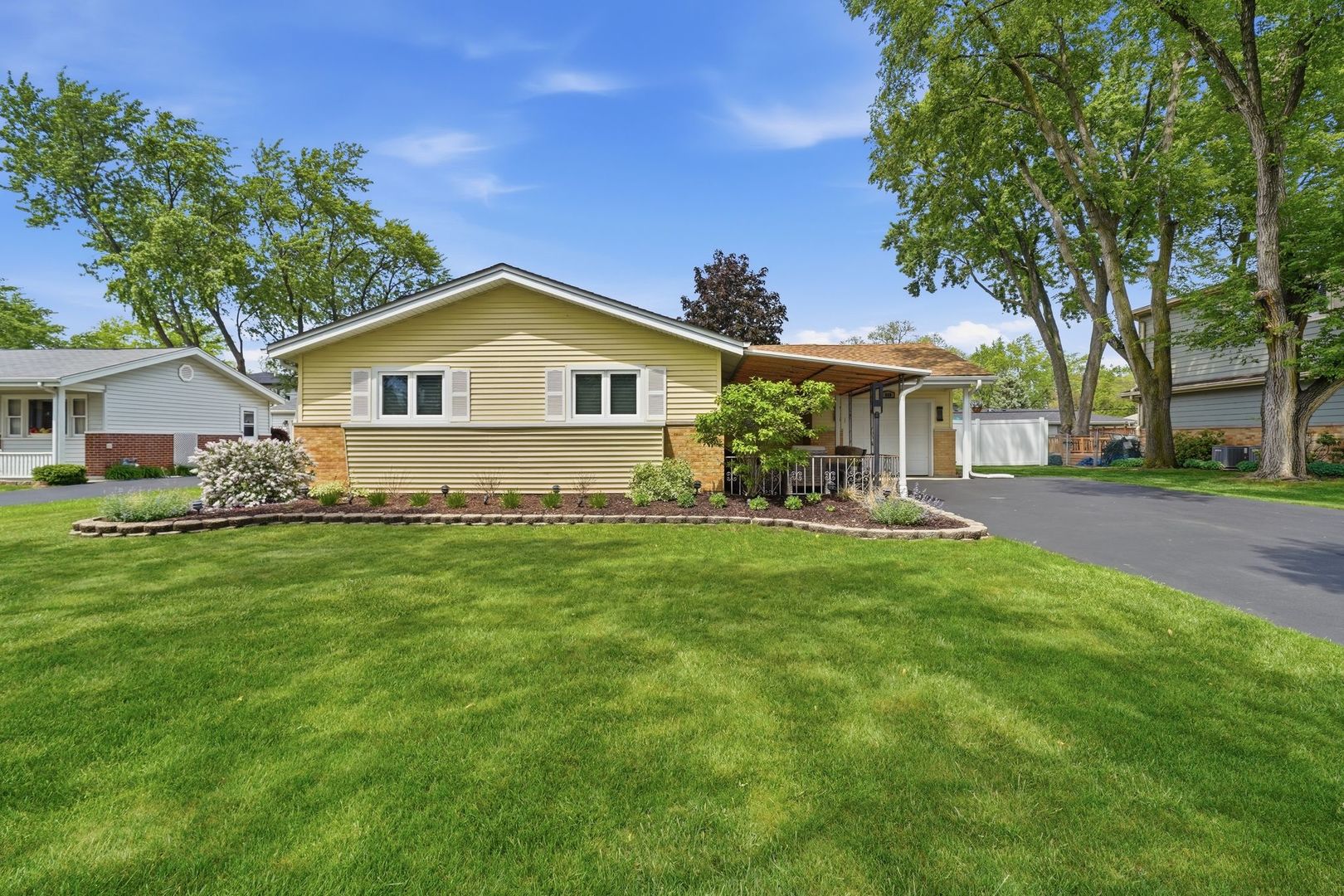 540 Milan Lane, Hoffman Estates, IL 60169