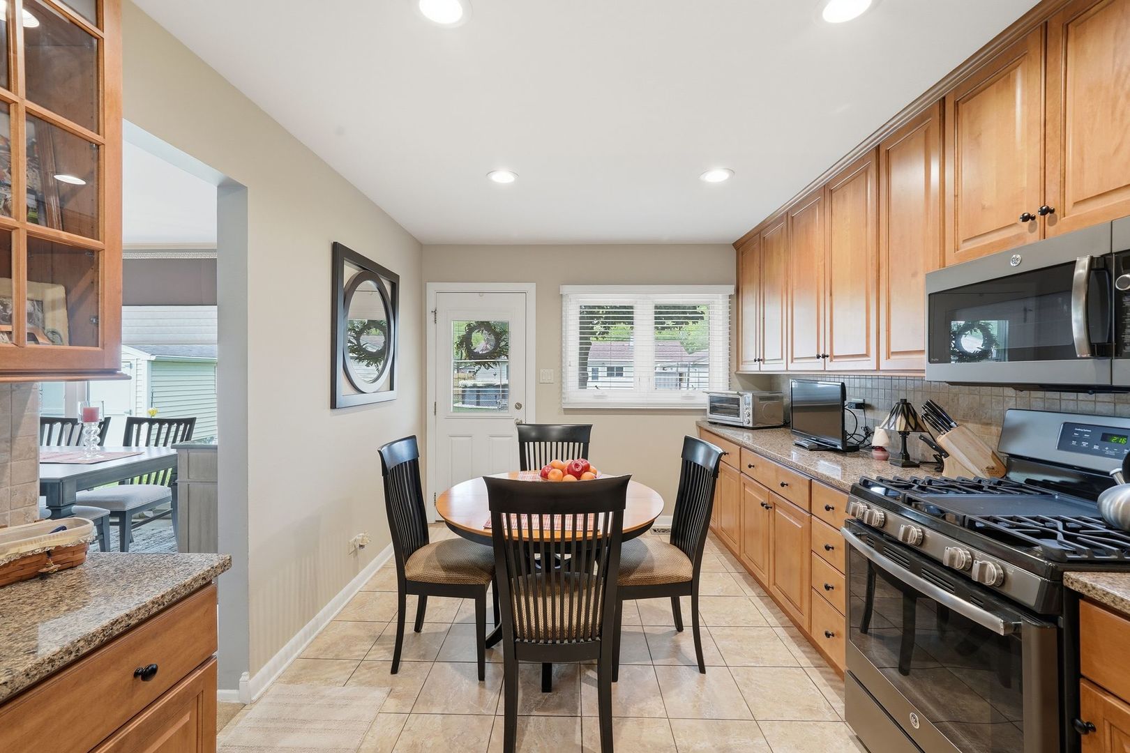 540 Milan Lane, Hoffman Estates, IL 60169