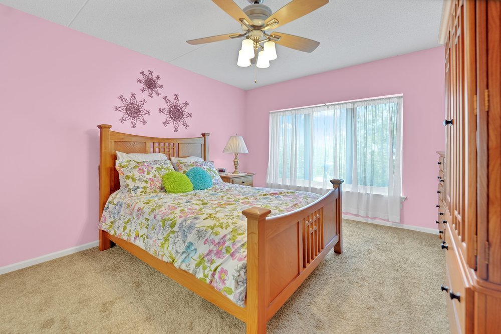 635 Perrie Drive #404, Elk Grove Village, IL 60007