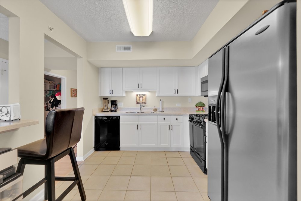 635 Perrie Drive #404, Elk Grove Village, IL 60007