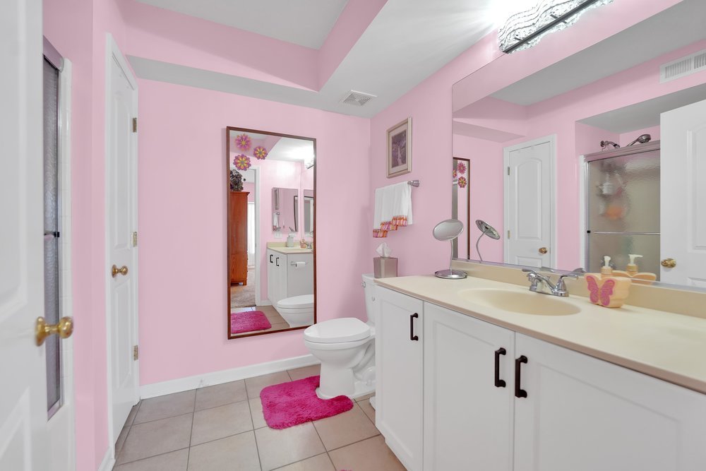 635 Perrie Drive #404, Elk Grove Village, IL 60007