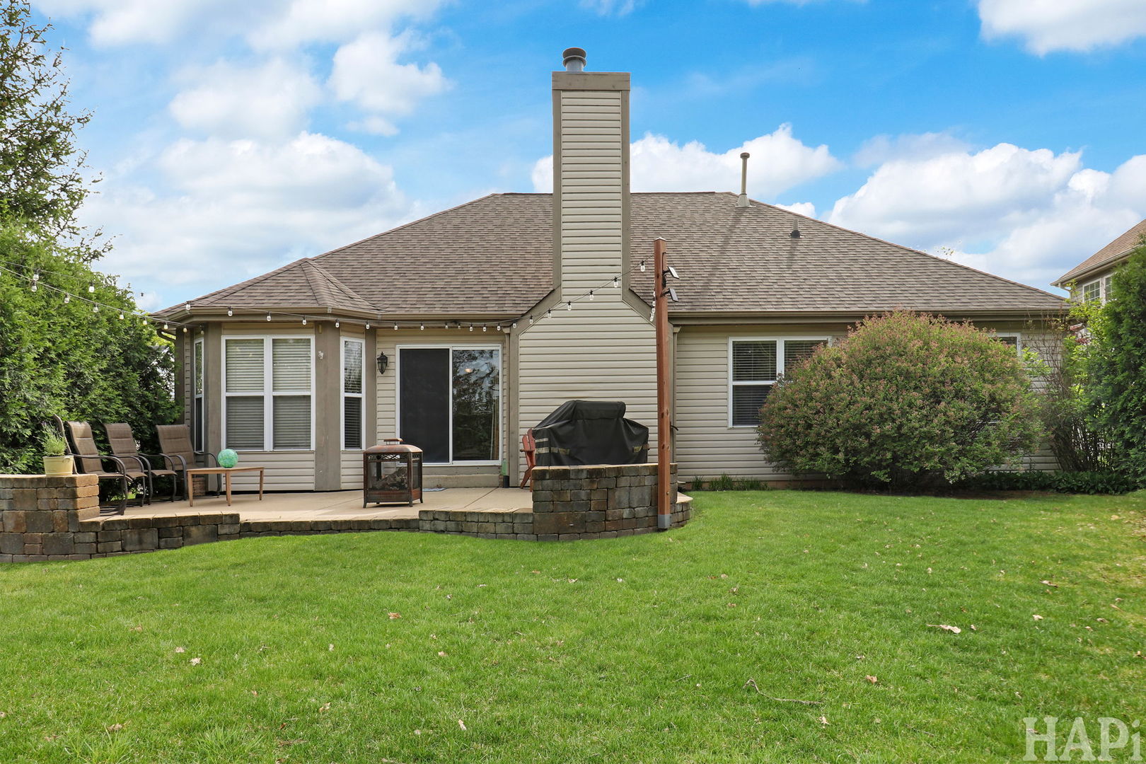 326 Garrison Circle, Port Barrington, IL 60010