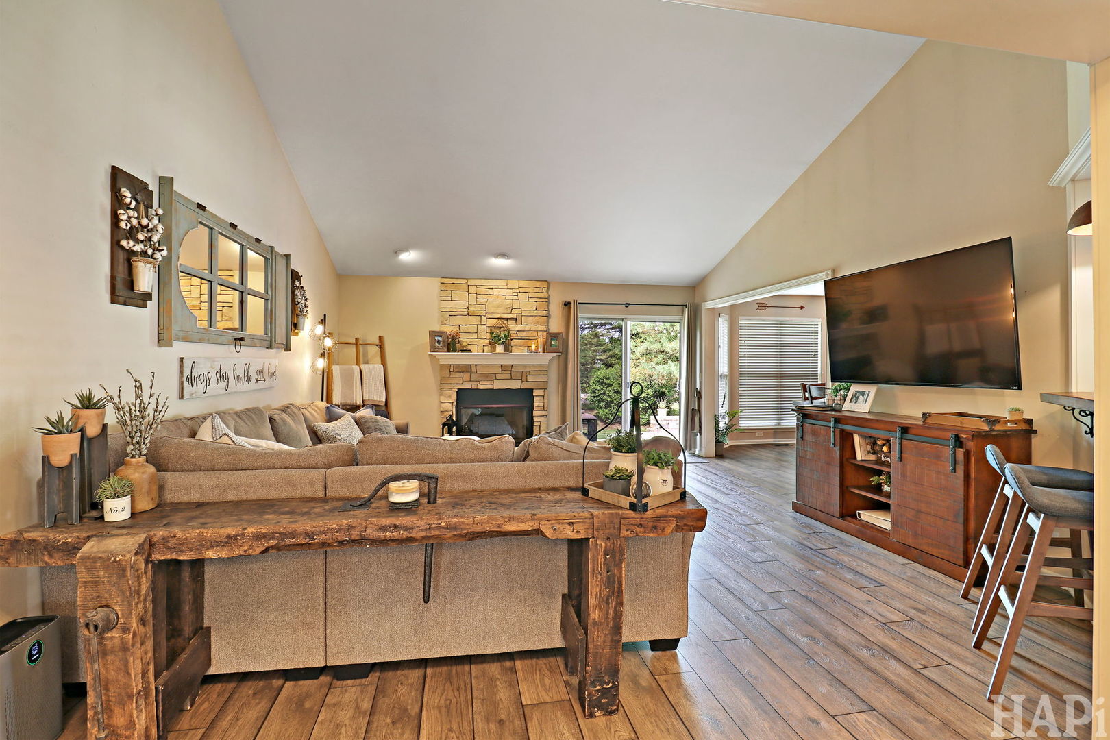 326 Garrison Circle, Port Barrington, IL 60010