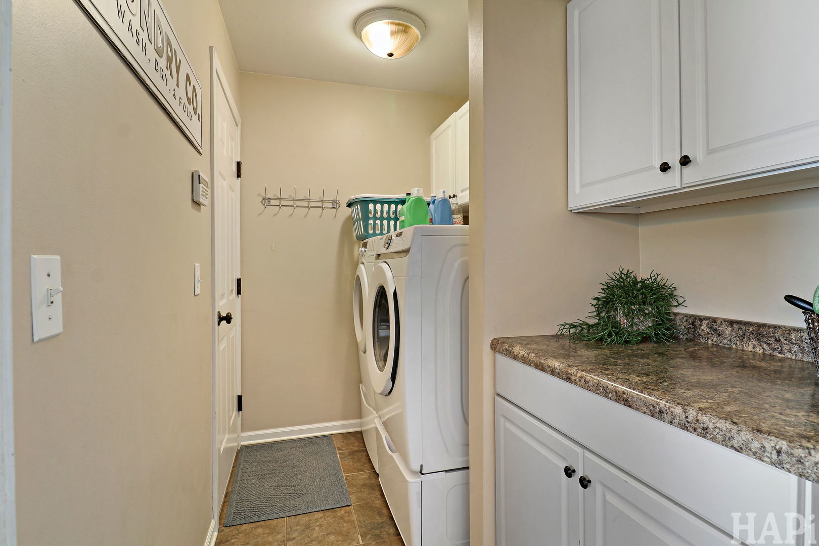 326 Garrison Circle, Port Barrington, IL 60010