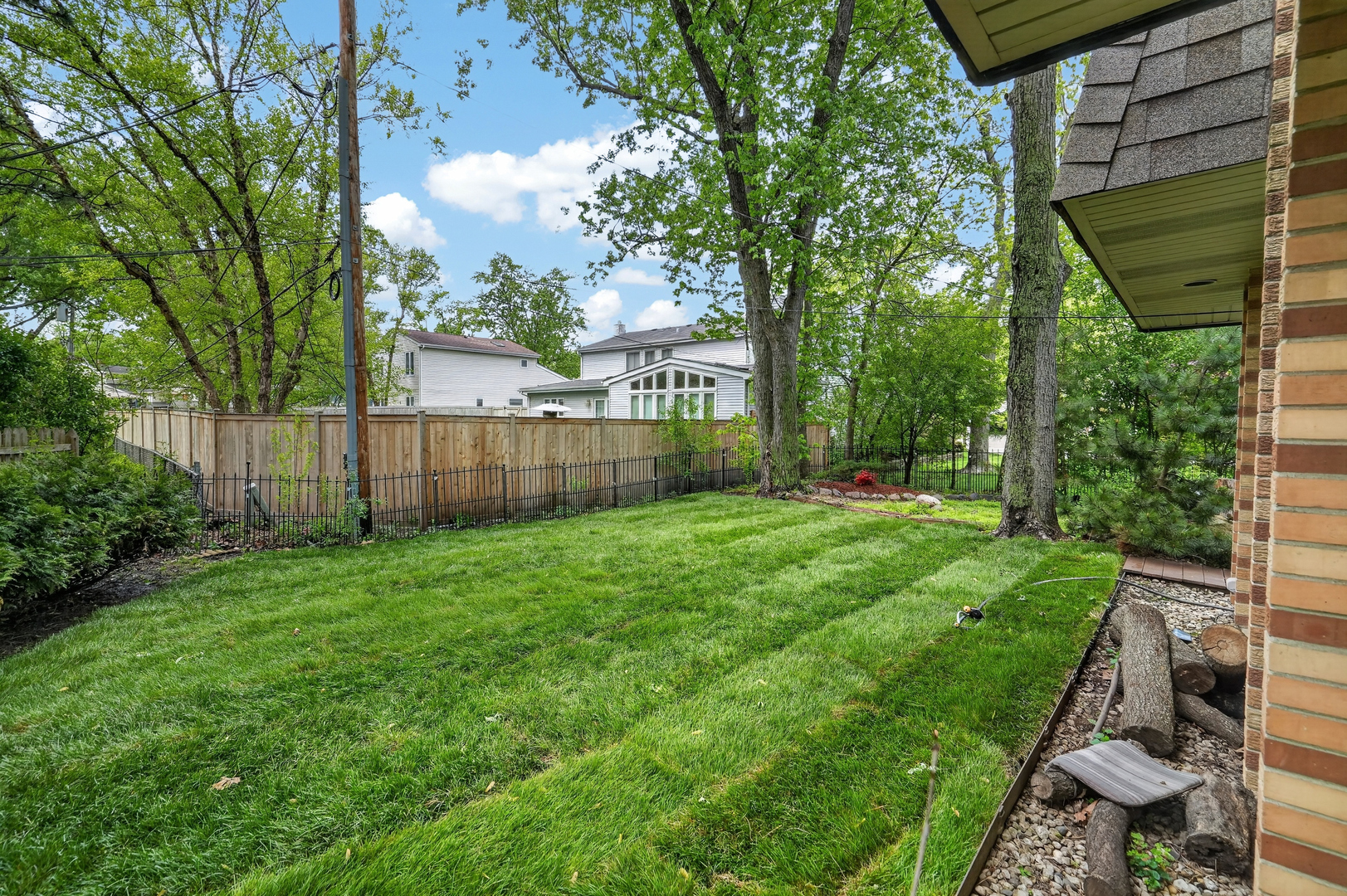 208 Pine Street, Deerfield, IL 60015