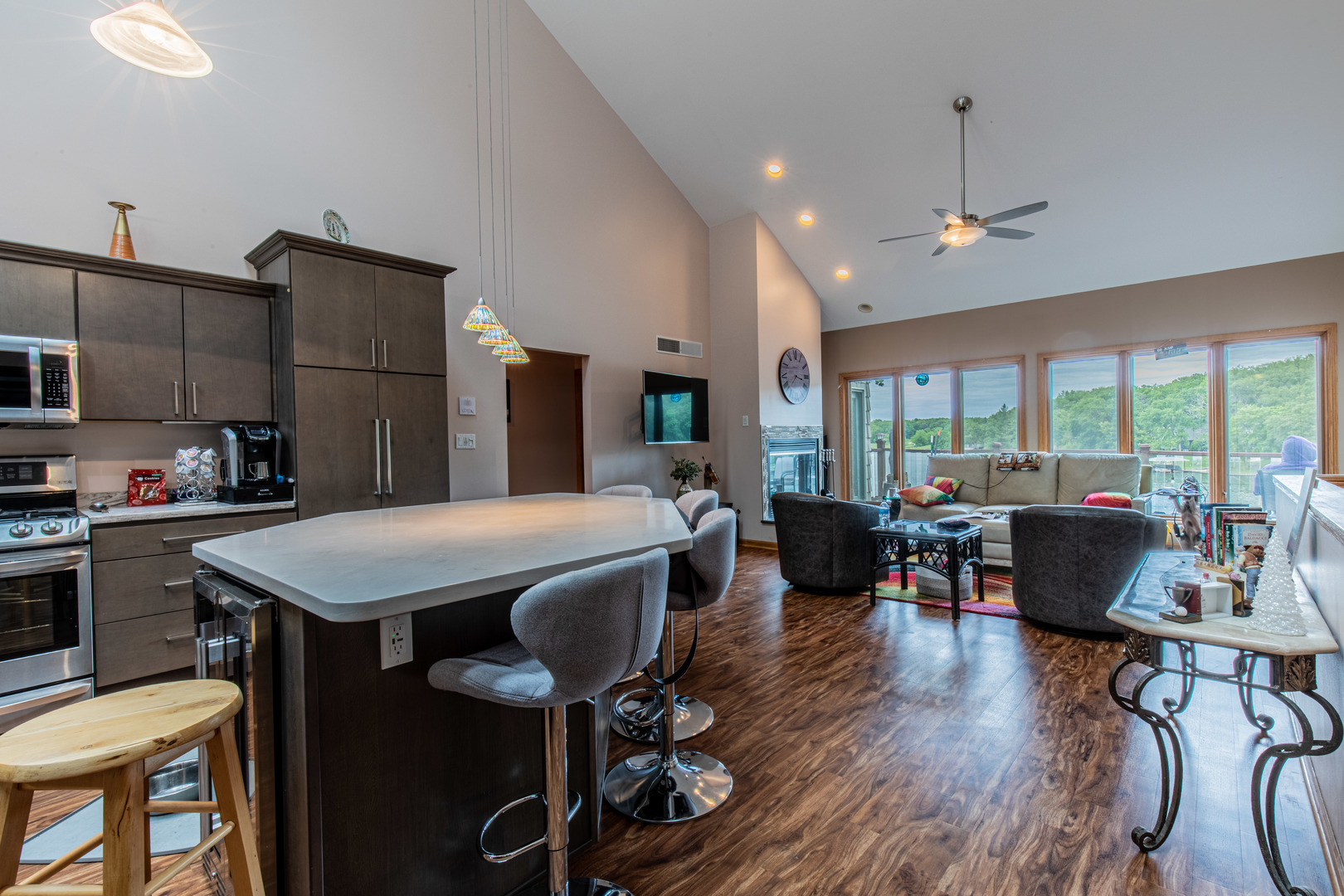 183 Lake Thunderbird Drive, Putnam, IL 61560