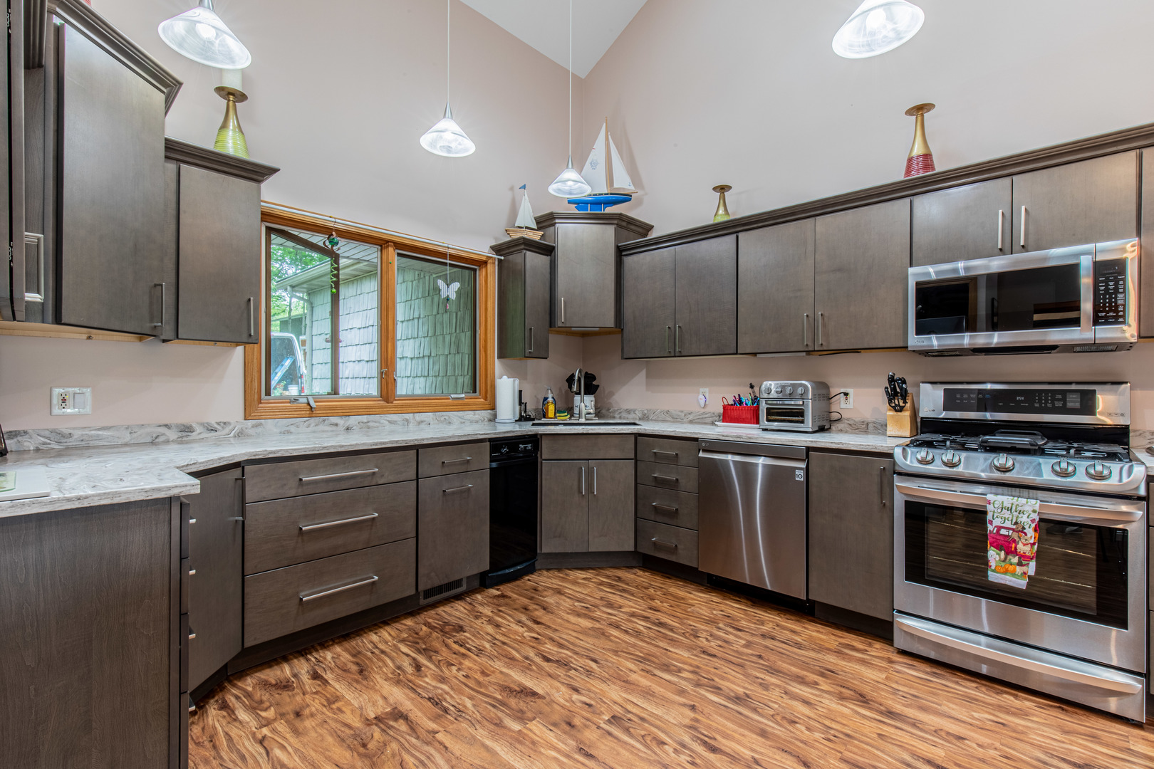 183 Lake Thunderbird Drive, Putnam, IL 61560