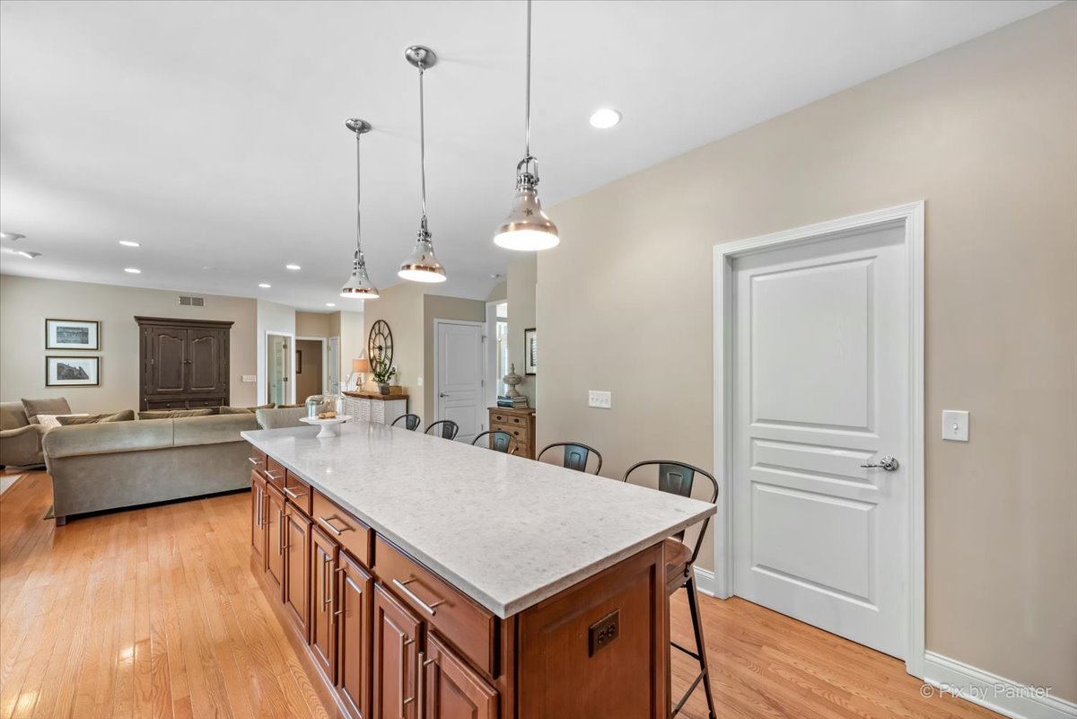 1228 Meade Court, Lindenhurst, IL 60046