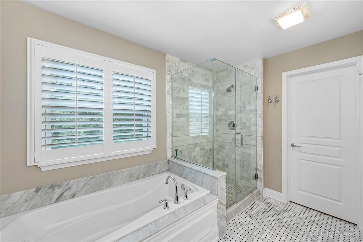 1228 Meade Court, Lindenhurst, IL 60046