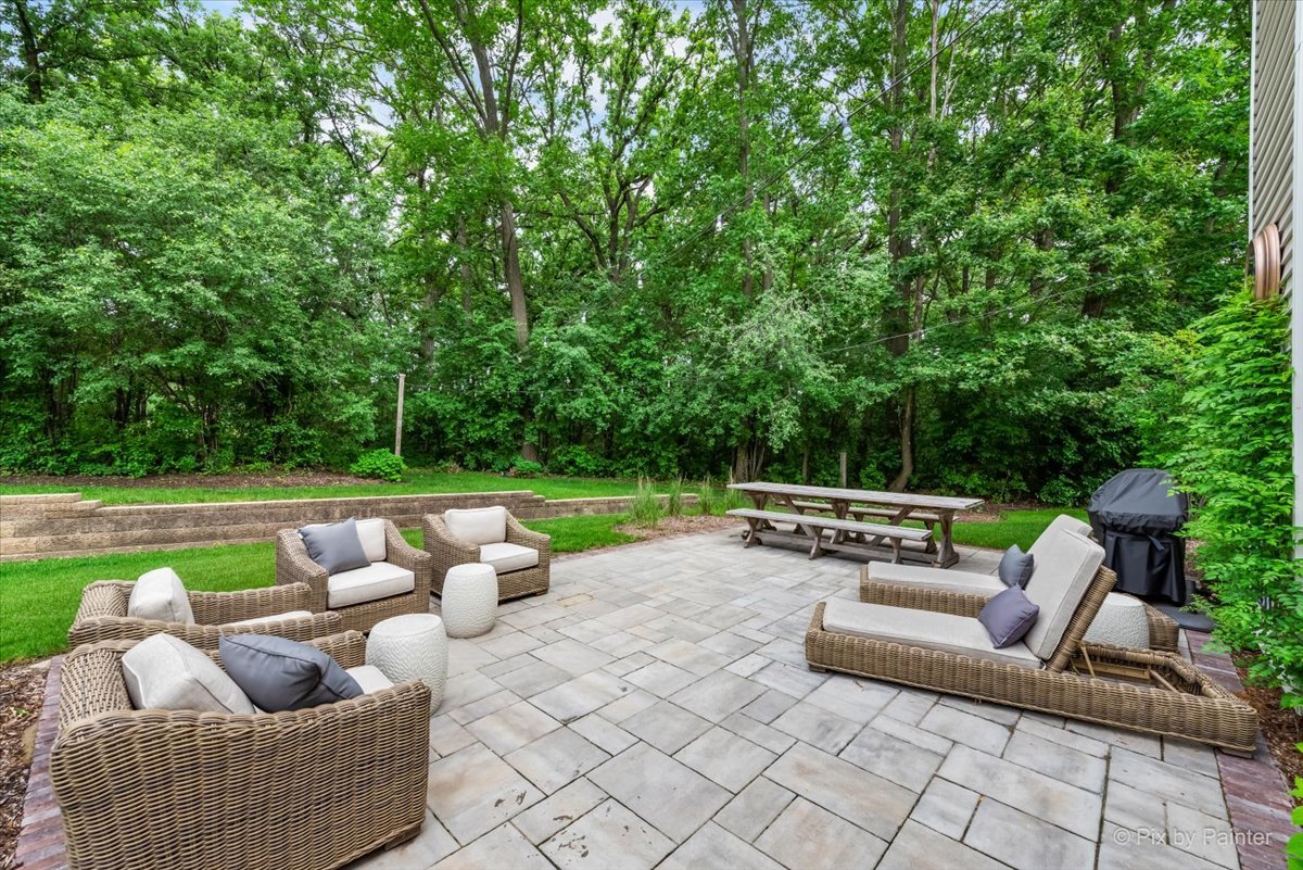 1228 Meade Court, Lindenhurst, IL 60046