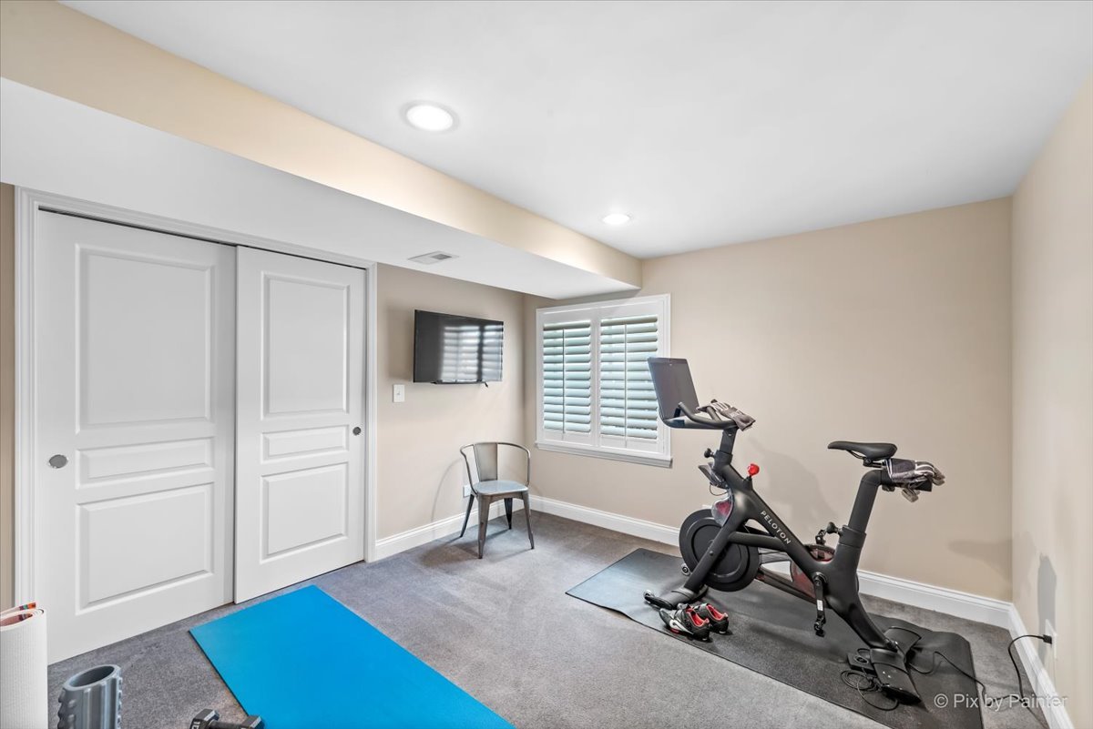 1228 Meade Court, Lindenhurst, IL 60046