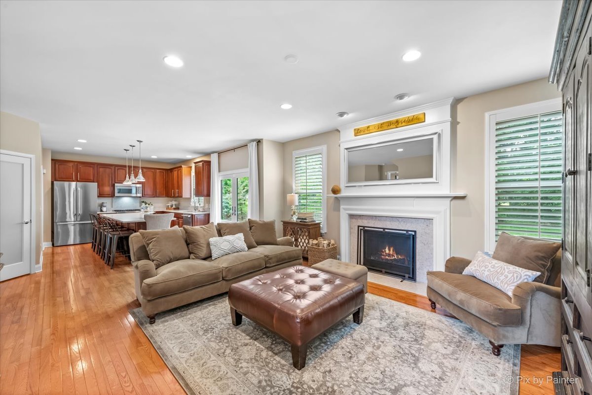 1228 Meade Court, Lindenhurst, IL 60046