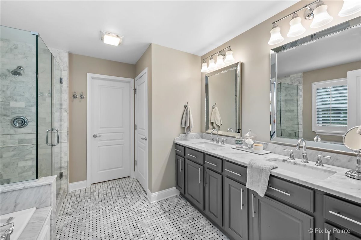 1228 Meade Court, Lindenhurst, IL 60046