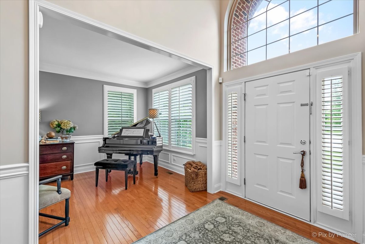 1228 Meade Court, Lindenhurst, IL 60046