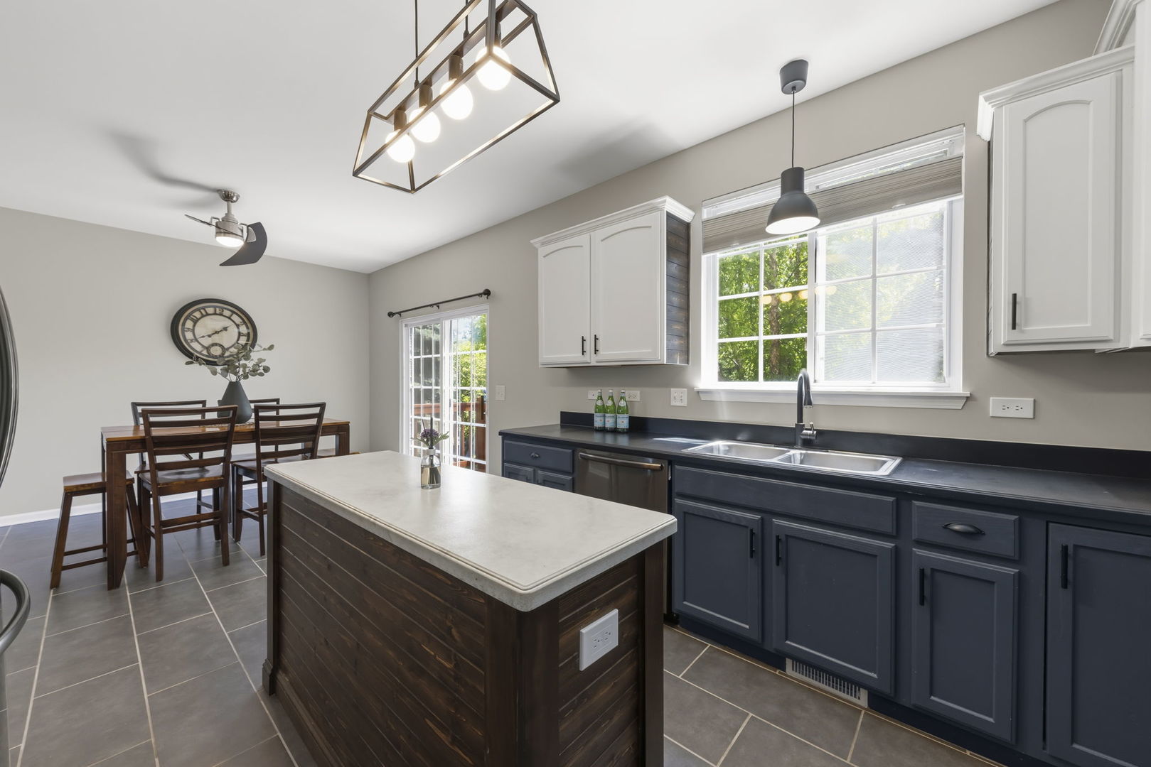 2255 HUDSON Circle #2255, Aurora, IL 60502