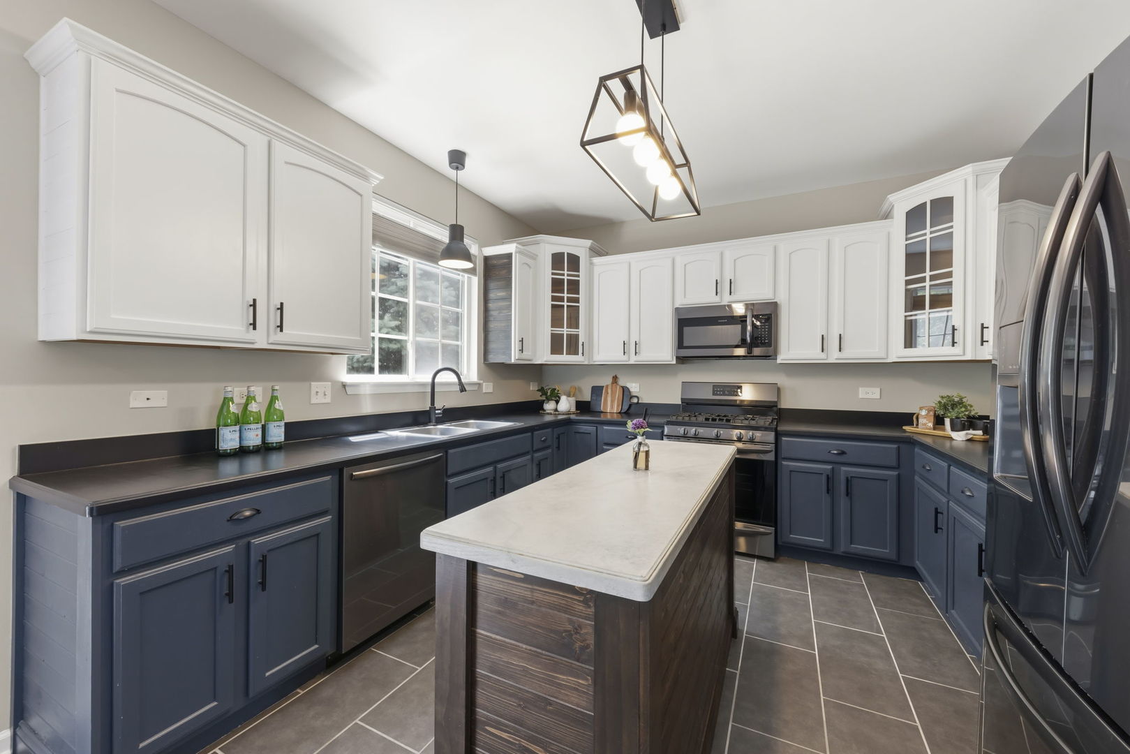 2255 HUDSON Circle #2255, Aurora, IL 60502