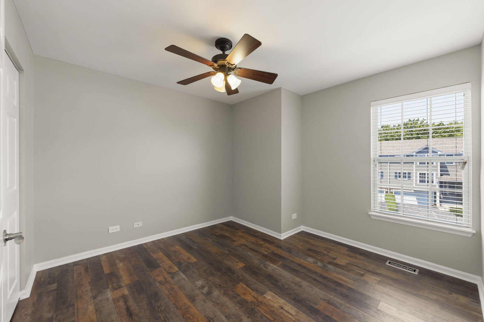 2255 HUDSON Circle #2255, Aurora, IL 60502
