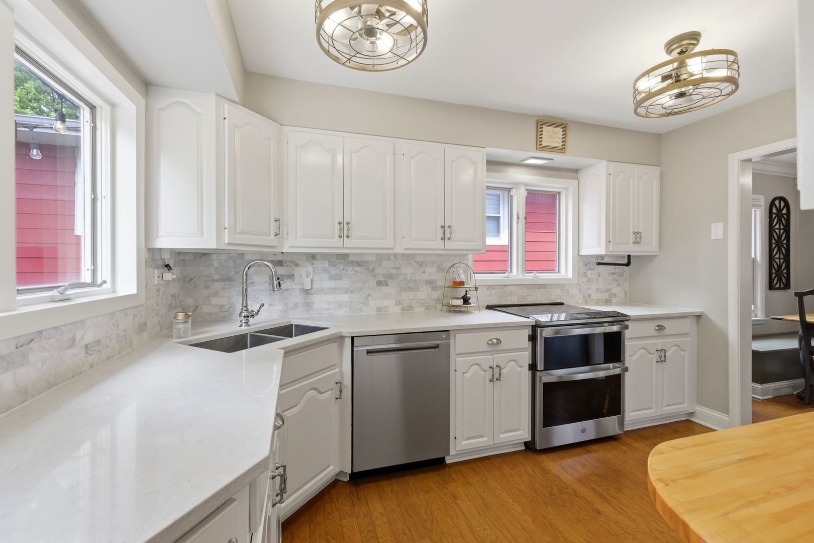 263 Hill Avenue, Glen Ellyn, IL 60137