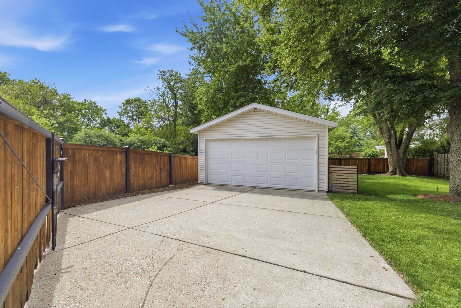 263 Hill Avenue, Glen Ellyn, IL 60137