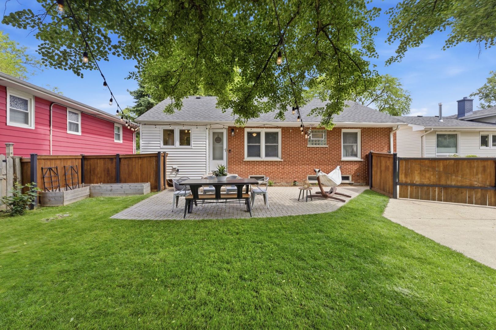 263 Hill Avenue, Glen Ellyn, IL 60137