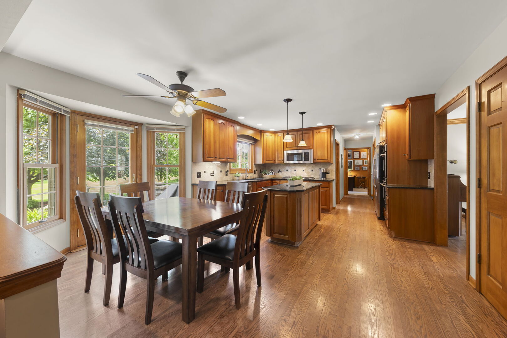 2012 Cromwell Drive, Wheaton, IL 60189