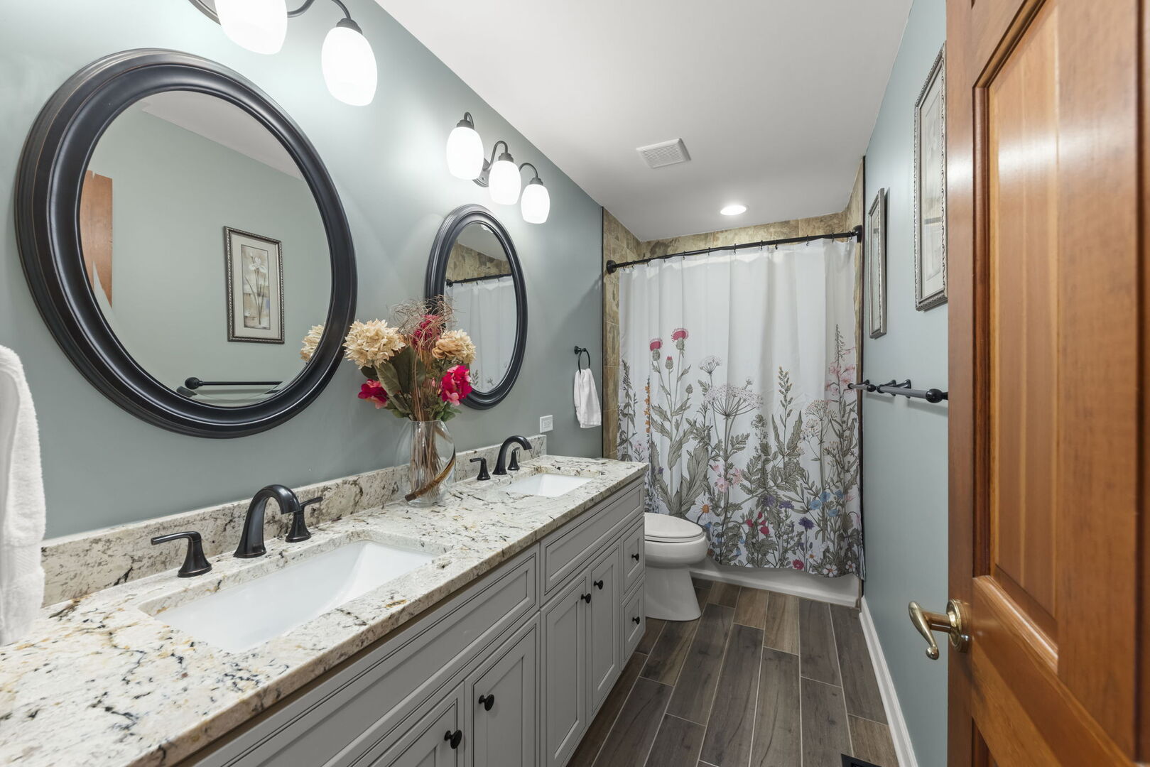 2012 Cromwell Drive, Wheaton, IL 60189