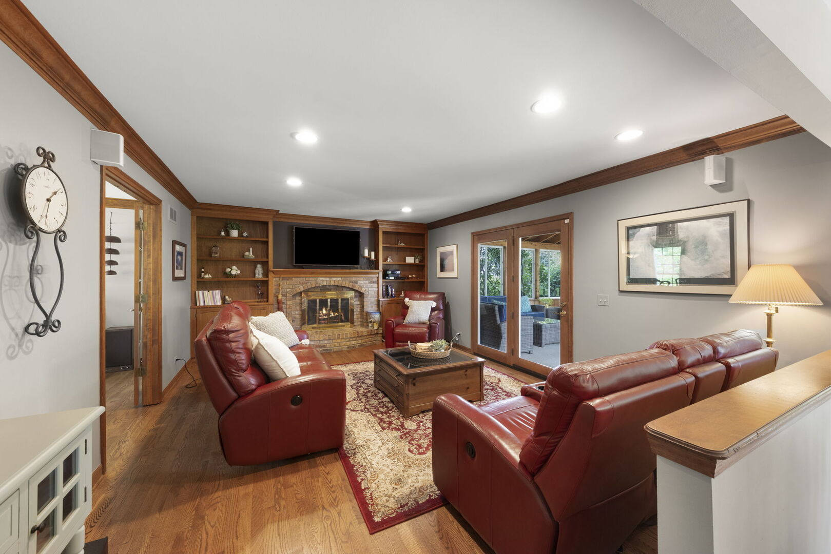 2012 Cromwell Drive, Wheaton, IL 60189