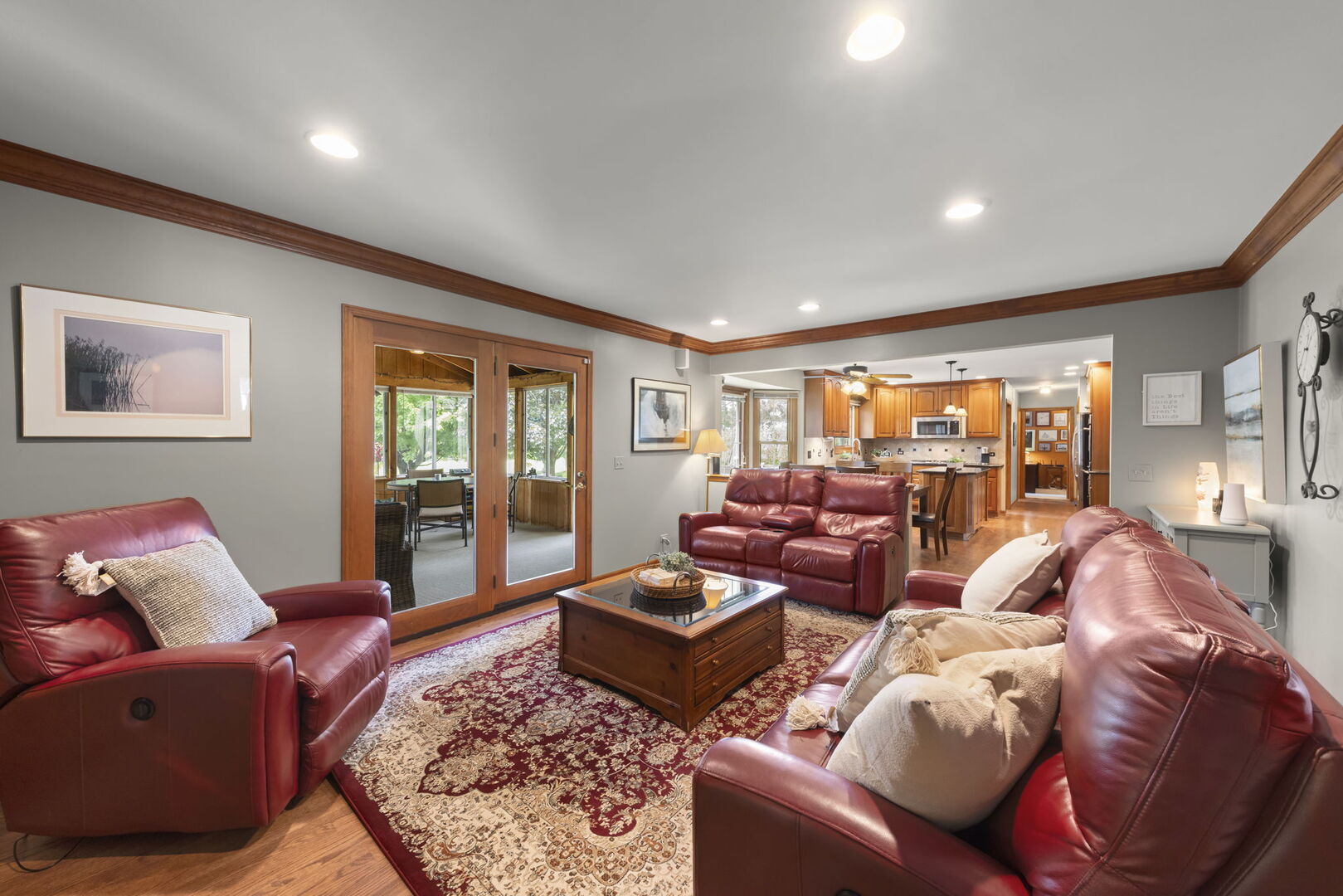 2012 Cromwell Drive, Wheaton, IL 60189