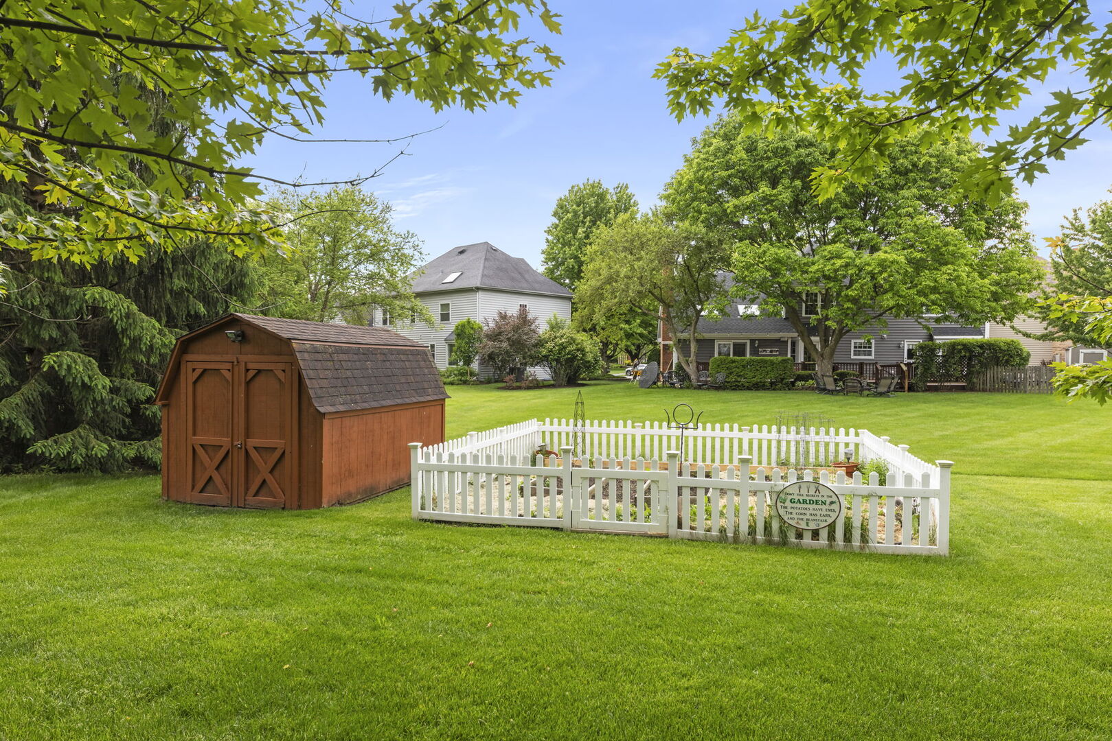 2012 Cromwell Drive, Wheaton, IL 60189