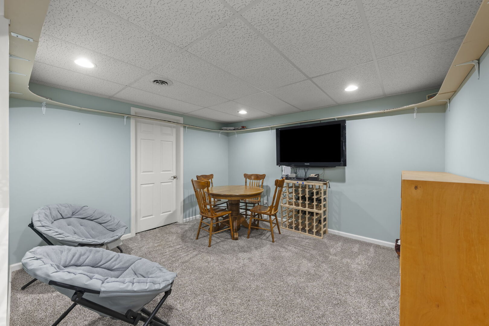 2012 Cromwell Drive, Wheaton, IL 60189
