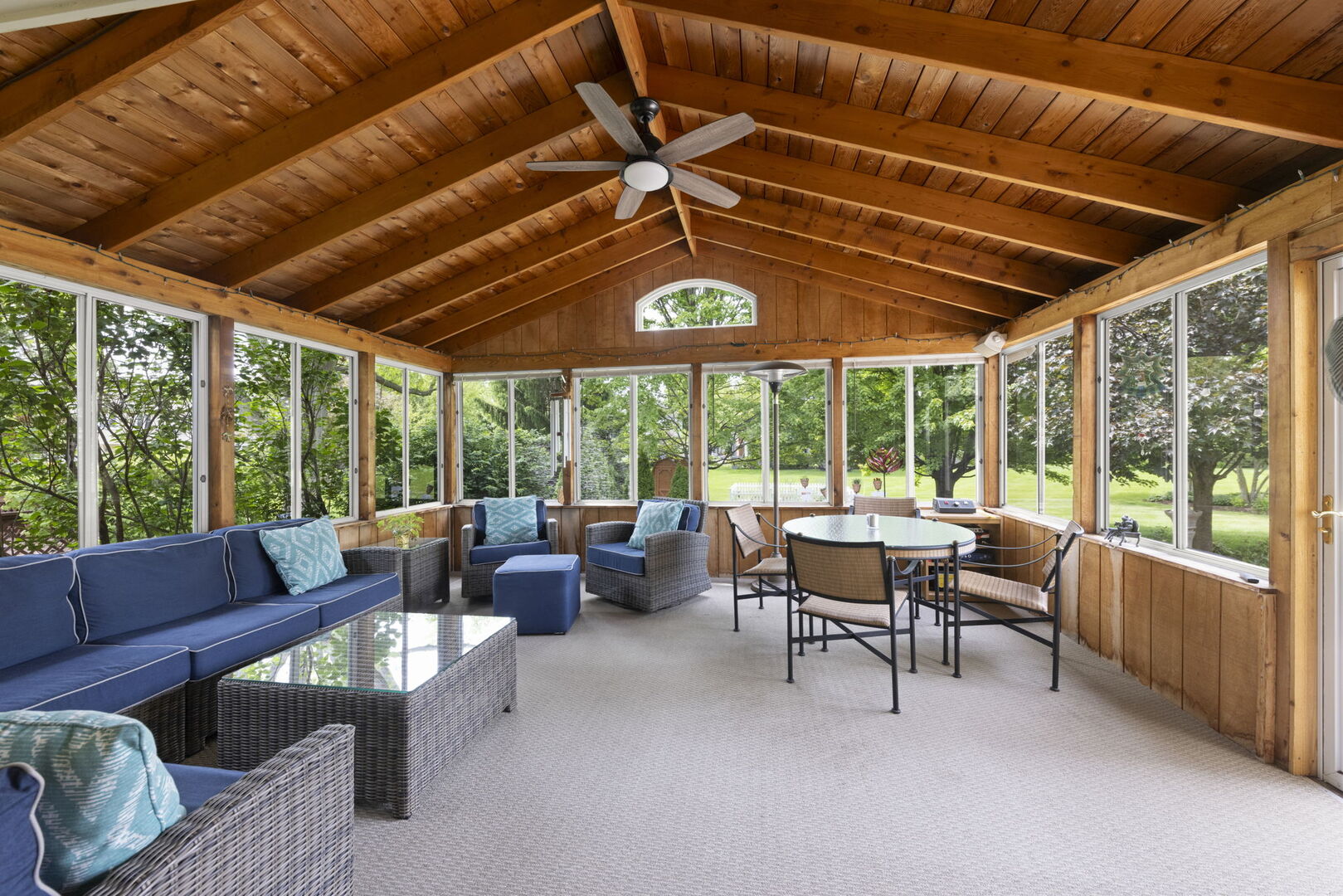 2012 Cromwell Drive, Wheaton, IL 60189