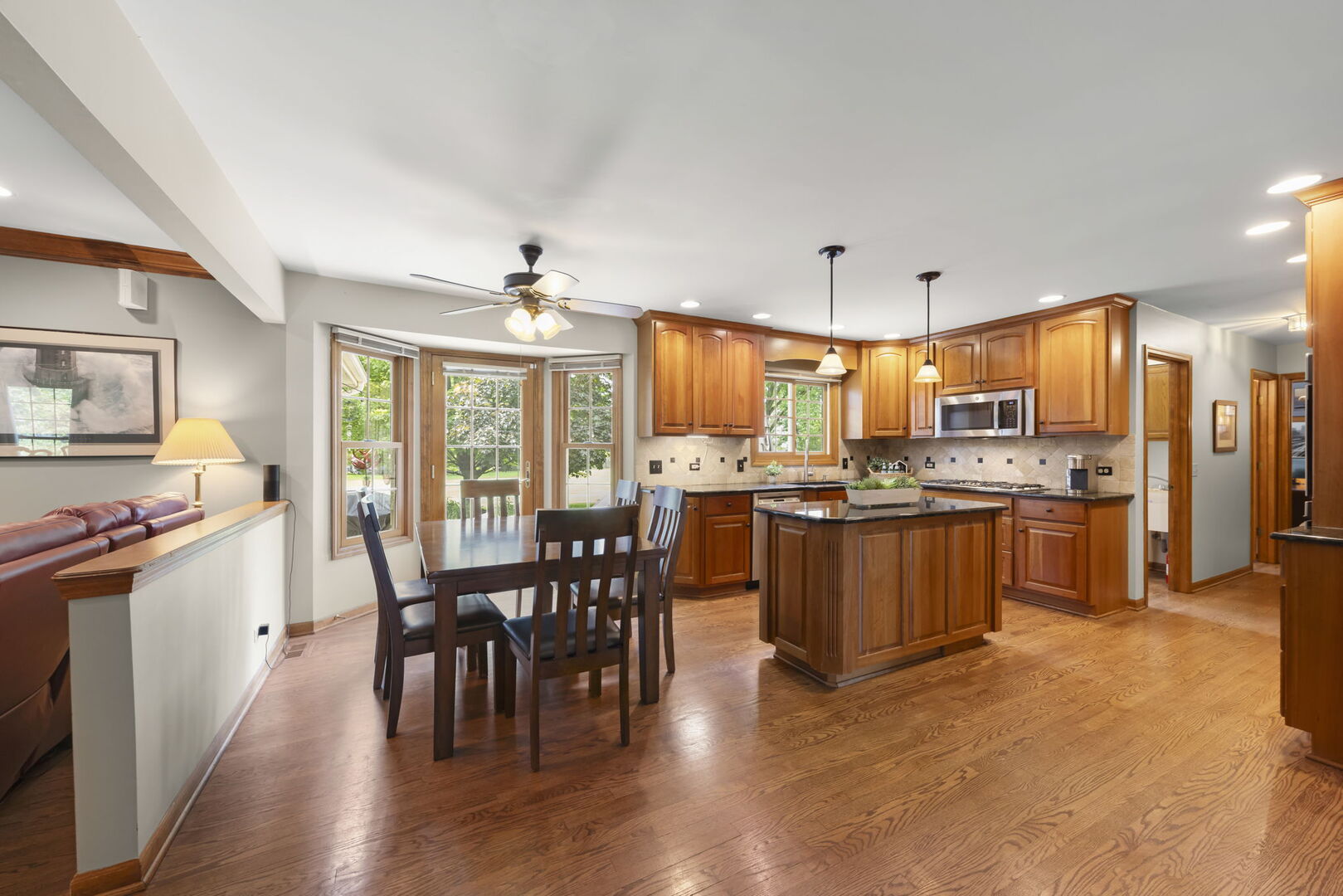 2012 Cromwell Drive, Wheaton, IL 60189