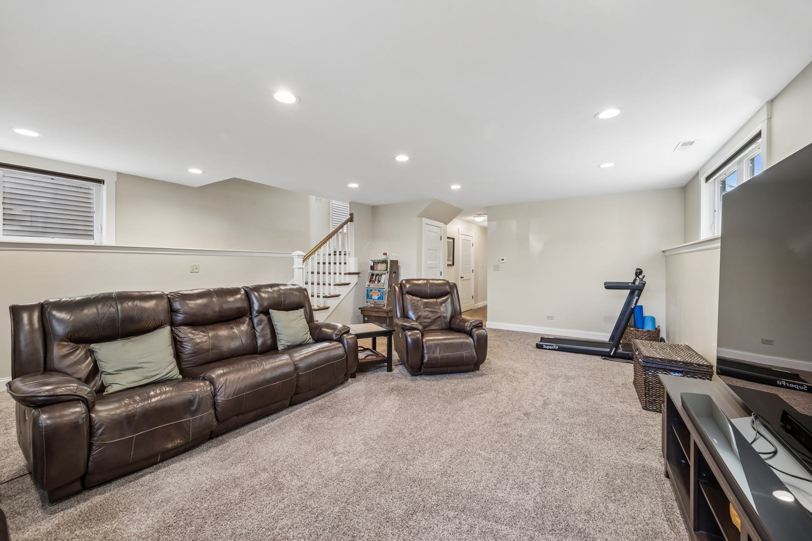 5137 S Mobile Avenue, Chicago, IL 60638