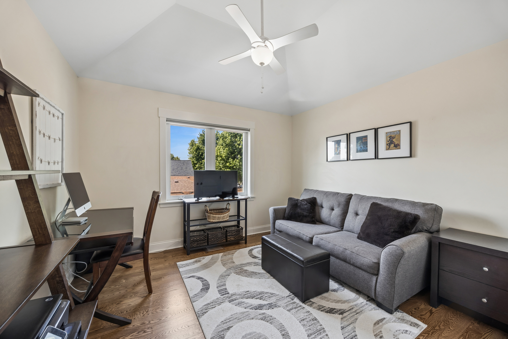 5137 S Mobile Avenue, Chicago, IL 60638