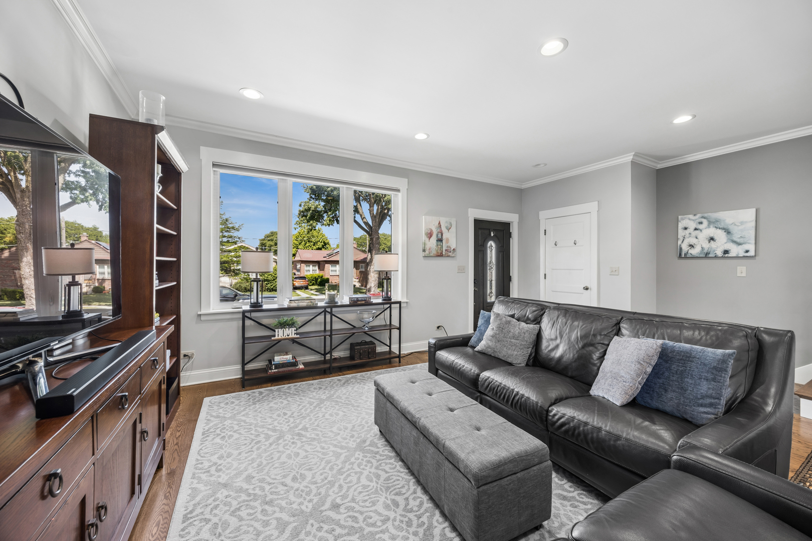 5137 S Mobile Avenue, Chicago, IL 60638