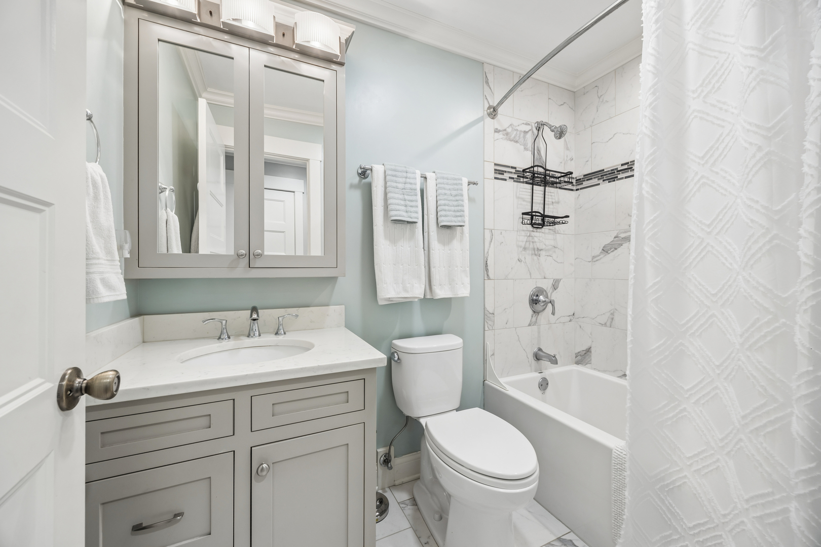 5137 S Mobile Avenue, Chicago, IL 60638