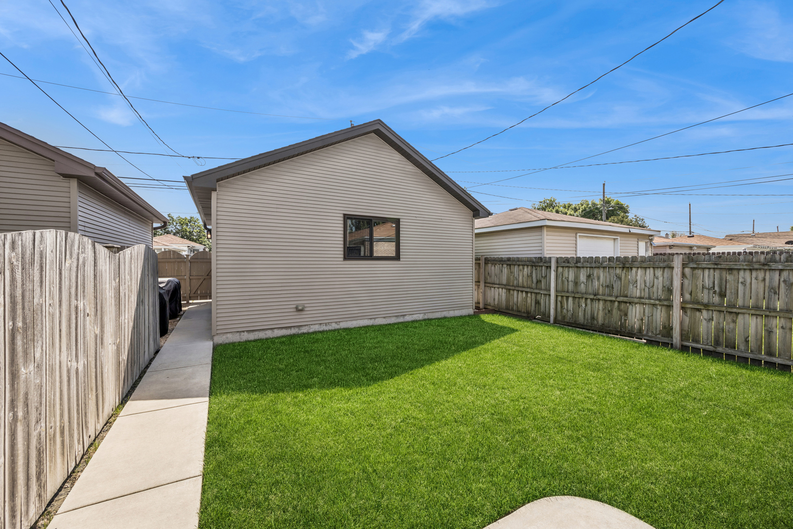 5137 S Mobile Avenue, Chicago, IL 60638
