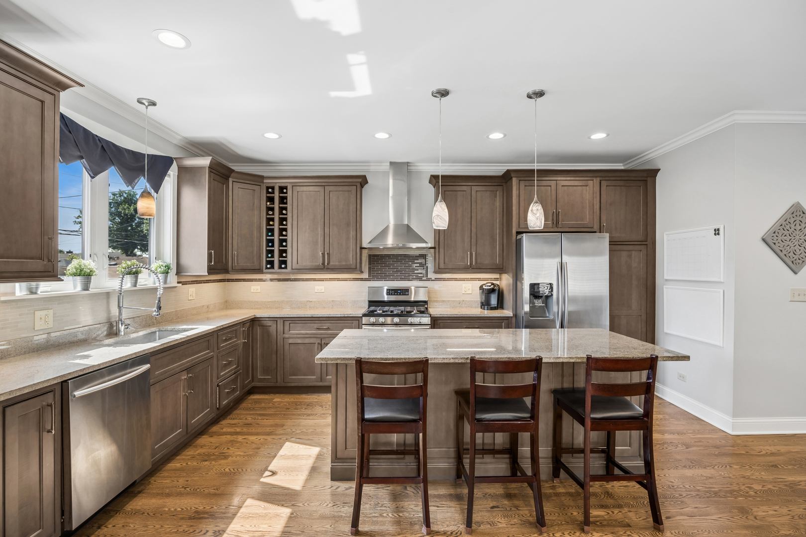 5137 S Mobile Avenue, Chicago, IL 60638