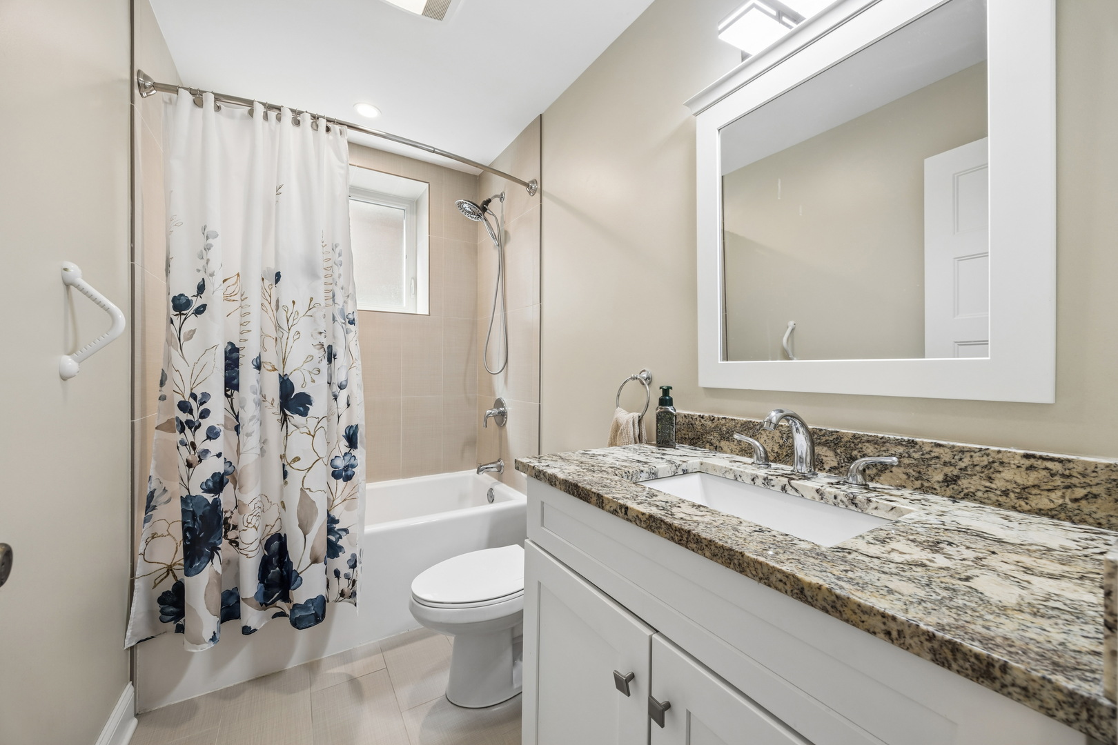 5137 S Mobile Avenue, Chicago, IL 60638